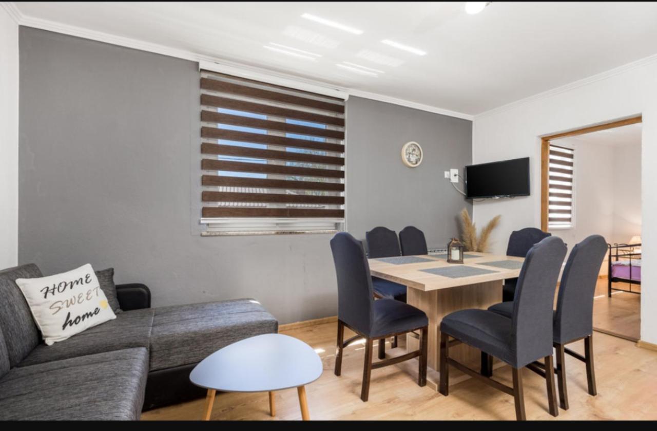 Holiday House Sweet Home Оточац Экстерьер фото
