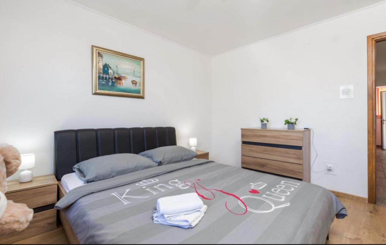 Holiday House Sweet Home Оточац Экстерьер фото
